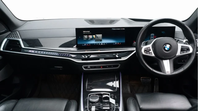 BMW X5 (24 Reg) 3.0 40D M Sport xDrive (7 Seat) (Bespoke) Image 2