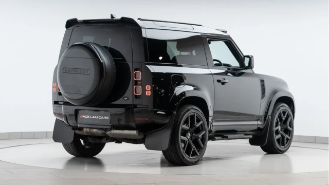 Land Rover Defender (21 Reg) 90 3.0 D250 HSE (6 Seat) (Bespoke URBAN) Image 5