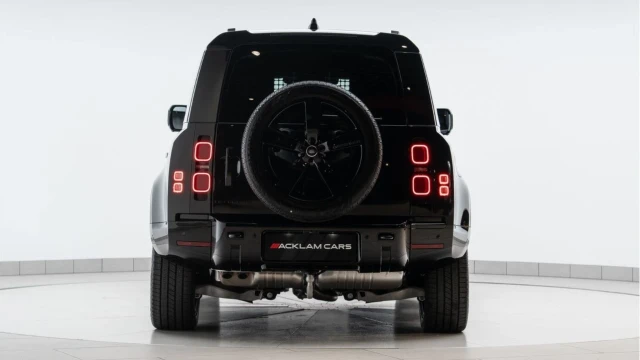 Land Rover Defender (25 Reg) 110 3.0 D350 X-Dynamic HSE Hard Top Commercial (3 Seat) (+VAT) Image 5