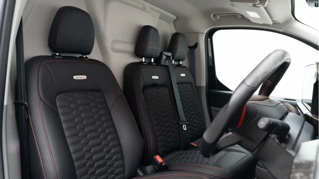 Ford Transit Custom (25 Reg) 320 2.0 Ecoblue Limited LWB (Motion R MC Edition) (+VAT) Image 3
