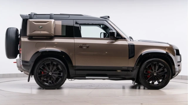 Land Rover Defender (72 Reg) 90 3.0 D300 X Image 7