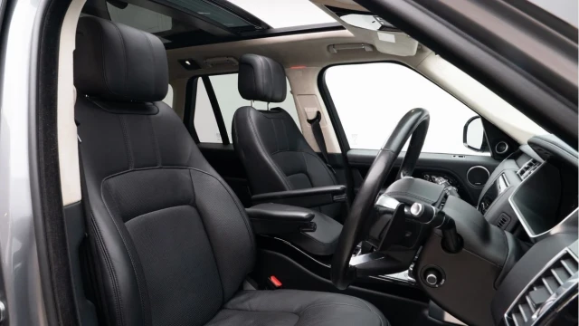 Land Rover Range Rover (70 Reg) 3.0SDV6 Westminster Image 3