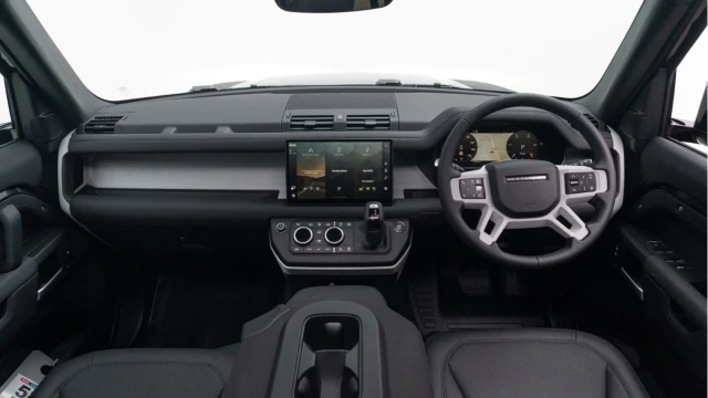 Land Rover Defender (25 Reg) 110 3.0 D250 S (6 Seat) (VAT Q) Image 2