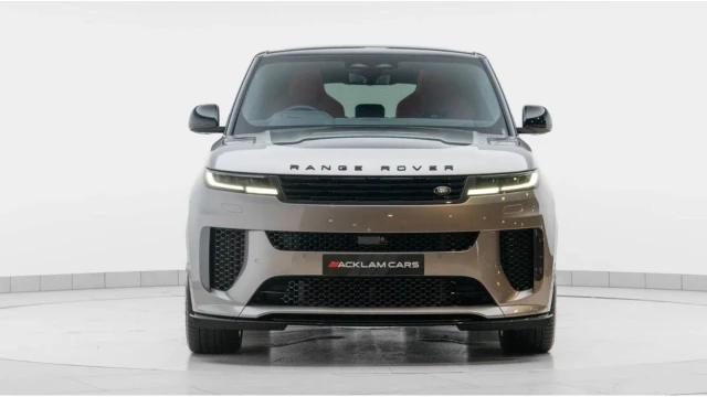 Land Rover Range Rover Sport (74 Reg) 4.4 V8 P635 SV Edition One Image 7
