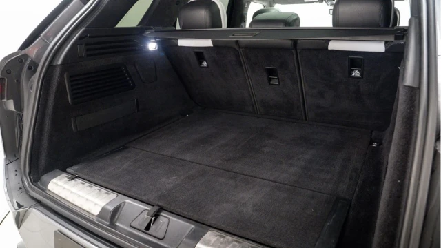 Land Rover Range Rover Sport (72 Reg) 3.0 D300 Autobiography (Black Pack) Image 8