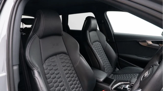 Audi RS4 (73 Reg) 2.9 TFSI Carbon Black Quattro Avant Image 3