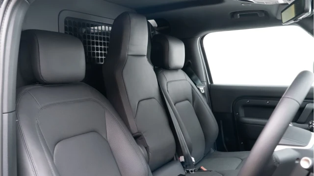 Land Rover Defender (25 Reg) 90 3.0 D250 X-Dynamic HSE Hard Top Commercial (3 Seat) (+VAT) Image 3