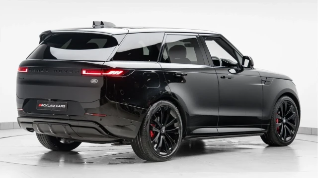 Land Rover Range Rover Sport (23 Reg) 3.0 D300 Dynamic SE (Black Pack) Image 6