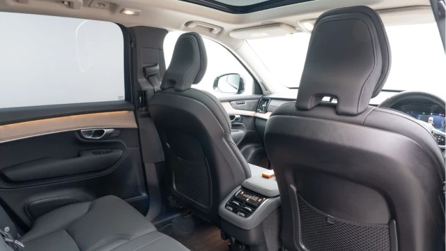 Volvo XC90 (25 Reg) 2.0 B5 Plus AWD (7 Seat) Image 6