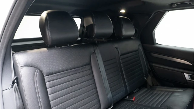 Land Rover Discovery (23 Reg) 3.0 D300 R-Dynamic HSE Commercial (5 Seat) (+VAT) Image 6