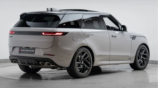 Land Rover Range Rover Sport (25 Reg) 4.4 V8 P530 Autobiography (Black Pack) Image 6