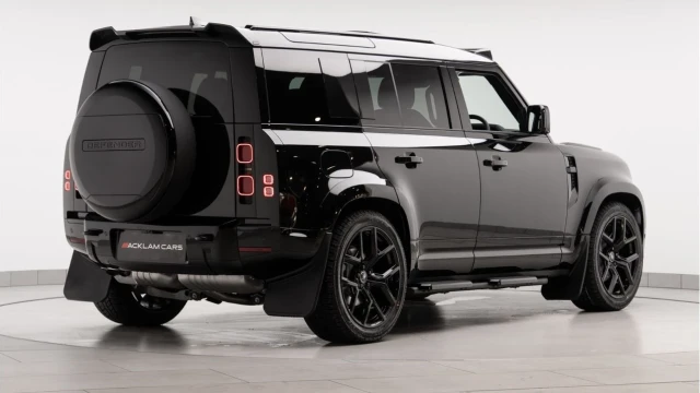 Land Rover Defender (74 Reg) 110 3.0 D350 X-Dynamic SE (7 Seat) Image 7