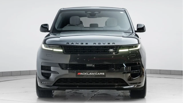 Land Rover Range Rover Sport (23 Reg) 3.0 D300 Dynamic SE (Black Pack) Image 4