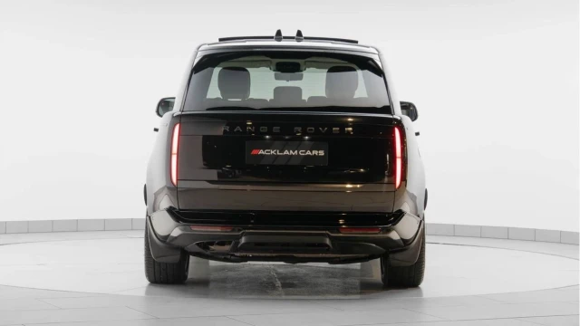 Land Rover Range Rover (25 Reg) 3.0 D300 HSE (Shadow Pack) Image 5