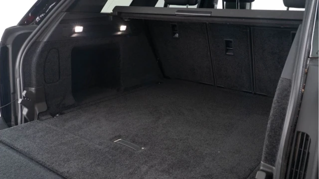 Land Rover Range Rover (24 Reg) 3.0 D350 SE (Facelift Model) Image 4