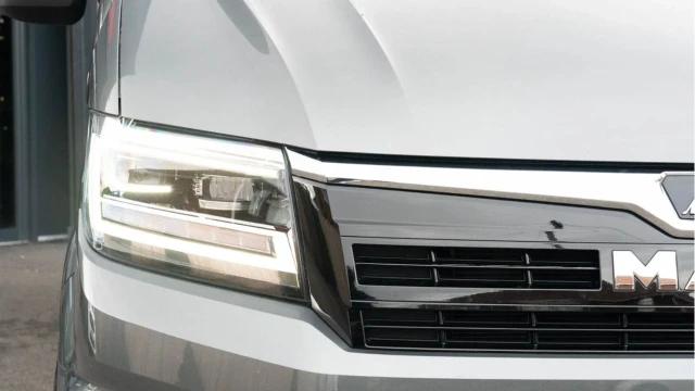 MAN TGE (73 Reg) 3.180 2.0D Lion XS Auto (Camper) (+VAT) Image 4