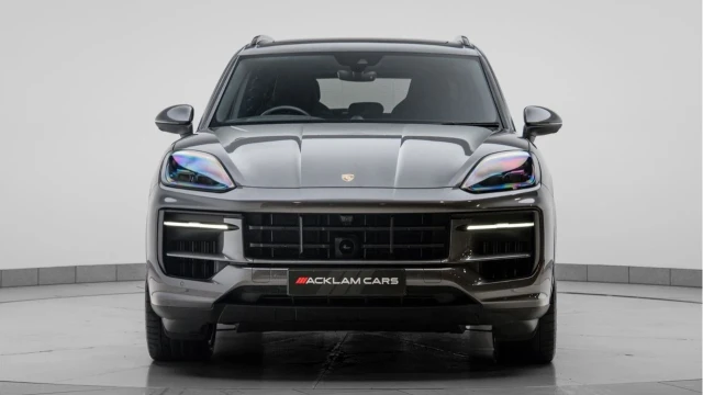 Porsche Cayenne (25 Reg) 3.0 V6 E-Hybrid Image 7