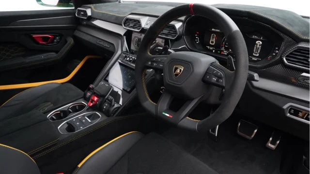 Lamborghini Urus (24 Reg) 4.0 V8 Performante Image 2