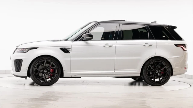 Land Rover Range Rover Sport (70 Reg) 5.0 V8 SVR Image 4