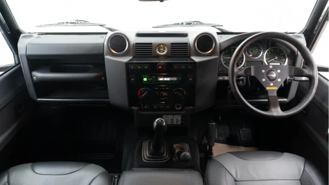 Land Rover Defender 90 (16 Reg) 90 2.2TD Autobiography (Bowler) Image 2