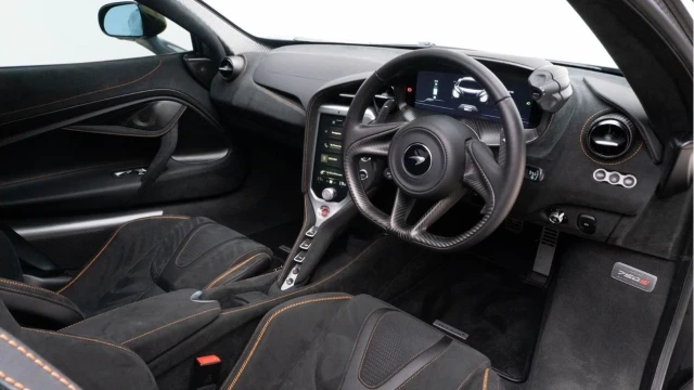McLaren 750S (74 Reg) 4.0 V8 Coupe Image 2