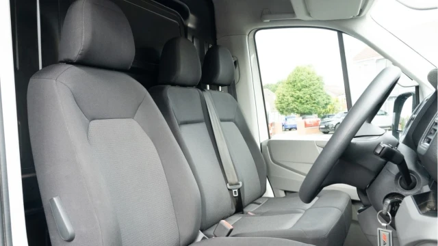 MAN TGE (73 Reg) TGE 3.140 2.0D Lion XS (3 Seat) Image 3