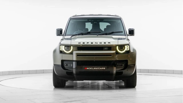 Land Rover Defender (23 Reg) 110 3.0 D250 HSE Hard Top (6 Seat) (+VAT) Image 8