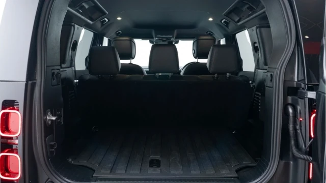 Land Rover Defender (74 Reg) 110 3.0 D350 X-Dynamic HSE Hard Top (Factory URBAN) (5 Seat) Image 5