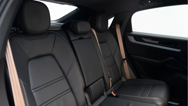 Porsche Cayenne (74 Reg) 3.0 V6 Coupe (VAT Q) Image 7