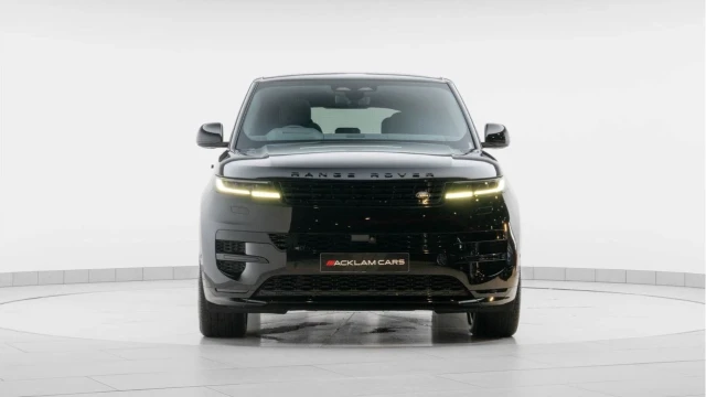 Land Rover Range Rover Sport (75 Reg) 4.4 V8 P530 Autobiography (Black Pack) Image 8