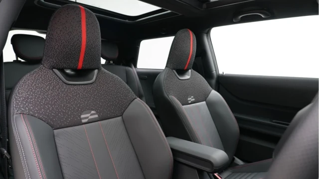 MINI Cooper (74 Reg) 2.0 John Cooper Works (Level 3) (New Model) Image 3
