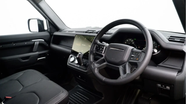 Land Rover Defender (75 Reg) 90 3.0 D350 X-Dynamic HSE Hard Top Commercial (3 Seat) (+VAT) Image 2