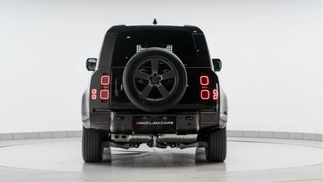 Land Rover Defender (25 Reg) 90 3.0 D350 X-Dynamic HSE Hard Top Commercial (3 Seat) (+VAT) Image 6