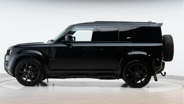 Land Rover Defender (74 Reg) 110 3.0 D250 S Hard Top Commercial (3 Seat) (+VAT) Image 4