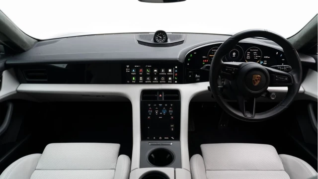 Porsche Taycan (72 Reg) Turbo Cross Turismo Image 2