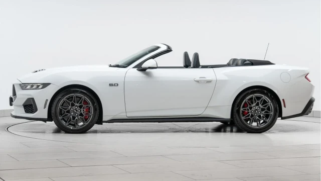 Ford MUSTANG (74 Reg) 5.0 V8 Convertible Image 7