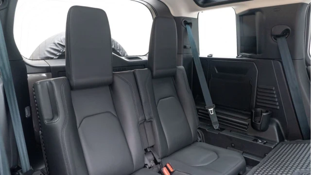 Land Rover Defender (24 Reg) 110 3.0 D250 XS Edition (7 Seat) (Bespoke) Image 4