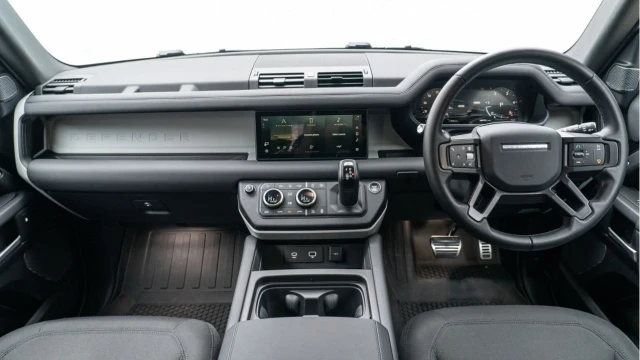 Land Rover Defender (24 Reg) 90 3.0 D250 Hard Top Commercial (5 Seat) (+VAT) Image 2