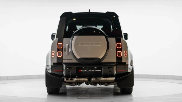 Land Rover Defender (75 Reg) 3.0 D250 X-Dynamic HSE Image 6
