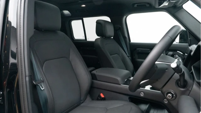 Land Rover Defender (75 Reg) 110 3.0 D350 X-Dynamic HSE (7 Seat) (Black Pack) Image 3