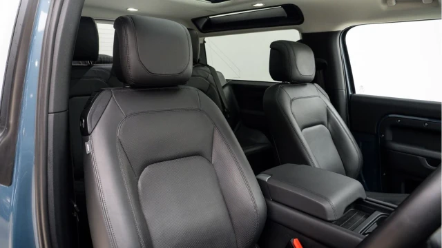 Land Rover Defender (24 Reg) 90 3.0 D250 HSE (Bespoke) Image 3