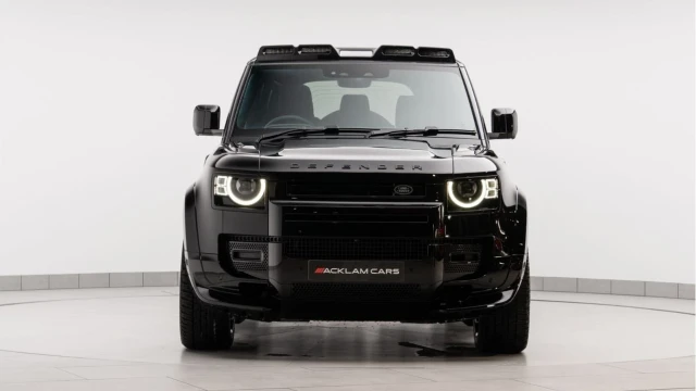 Land Rover Defender (74 Reg) 110 3.0 D350 X-Dynamic SE (7 Seat) Image 8