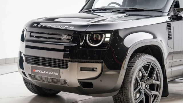 Land Rover Defender (75 Reg) 90 3.0 D250 S Hard Top Commercial (3 Seat) (+VAT) Image 7