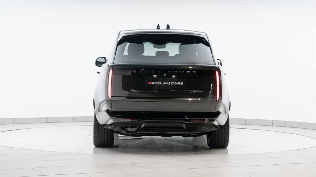 Land Rover Range Rover (25 Reg) 3.0 D300 SE (Shadow Pack) Image 4