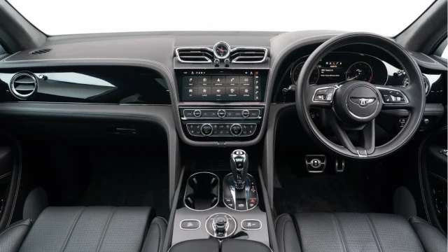 Bentley Bentayga (70 Reg) 4.0 V8 First Edition Image 2