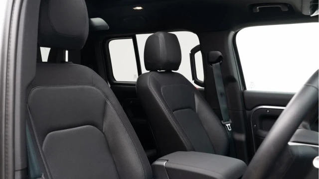 Land Rover Defender (24 Reg) 110 3.0 D250 X-Dynamic SE Image 3