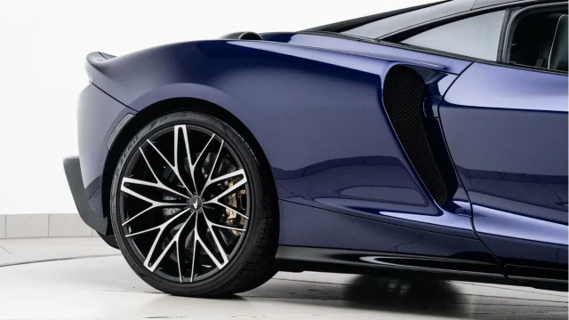 McLaren GT (24 Reg) 4.0 V8 GT Coupe Image 7