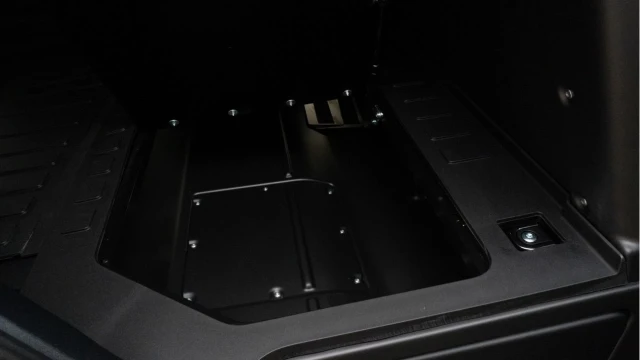 Land Rover Defender (25 Reg) 110 3.0 D250 S Hard Top Commercial (3 Seat) (Bespoke URBAN) (+VAT) Image 5