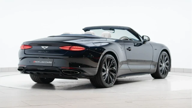 Bentley Continental (25 Reg) 4.0 V8 GTC Mulliner Image 8