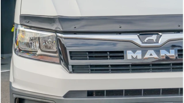MAN TGE (73 Reg) TGE 3.140 2.0D Lion XS (3 Seat) Image 6